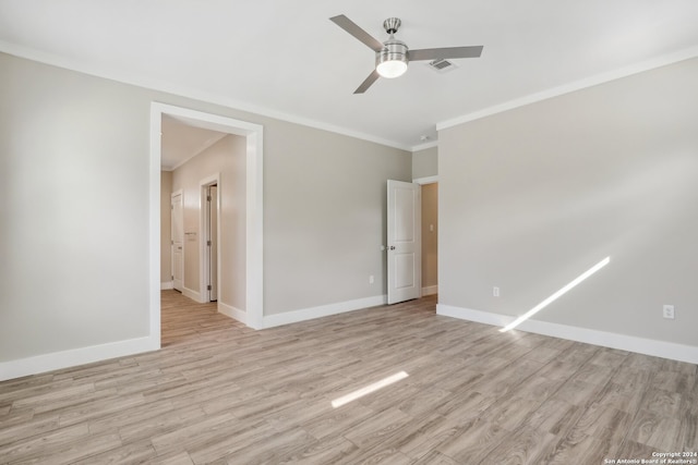 unfurnished bedroom featuring ceiling fan, crown molding, and light wood-type flooring