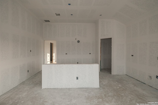 6727 Tasajillo Spg, San Antonio, TX 78253 - unfurnished room featuring a towering ceiling