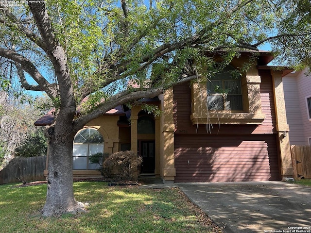 view of front of house with a front yard