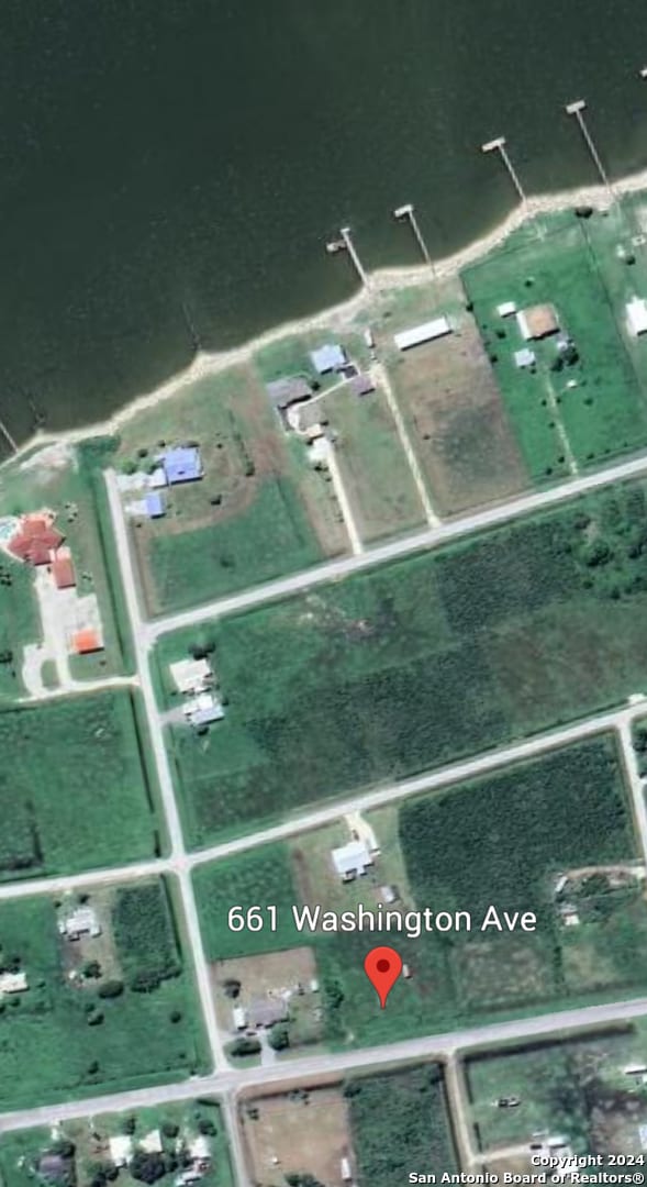 Listing photo 3 for 661 Washington Ave, Port Lavaca TX 77979