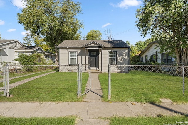 611 Kirk Pl, San Antonio, TX 78225 - bungalow featuring a gate