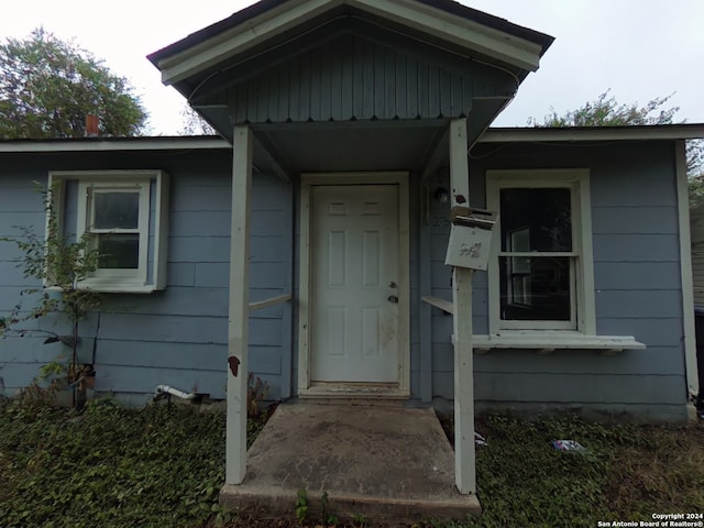 view of property entrance