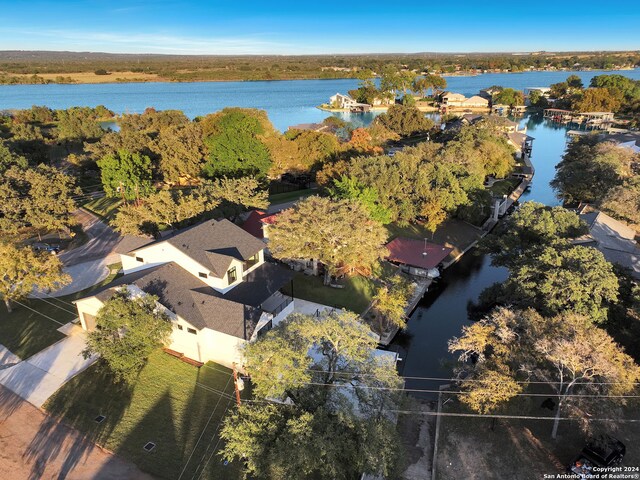 300 Deer Dr, Sunrise Beach, TX 78643