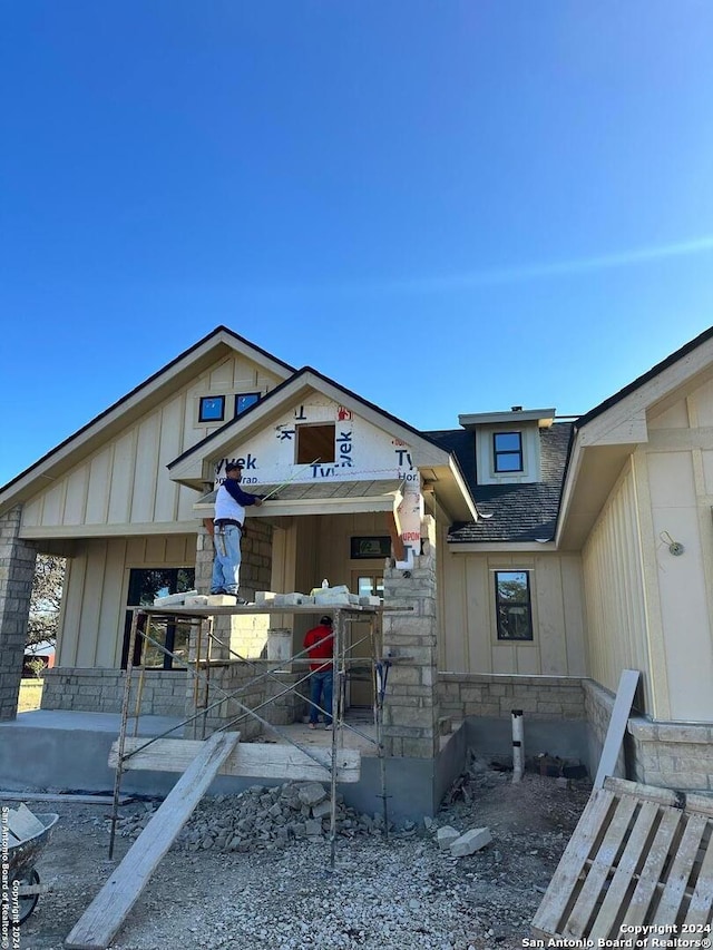 view of front of house