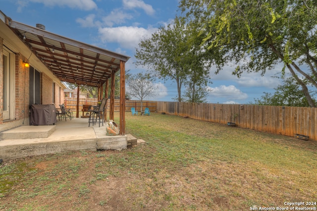 view of yard with a patio