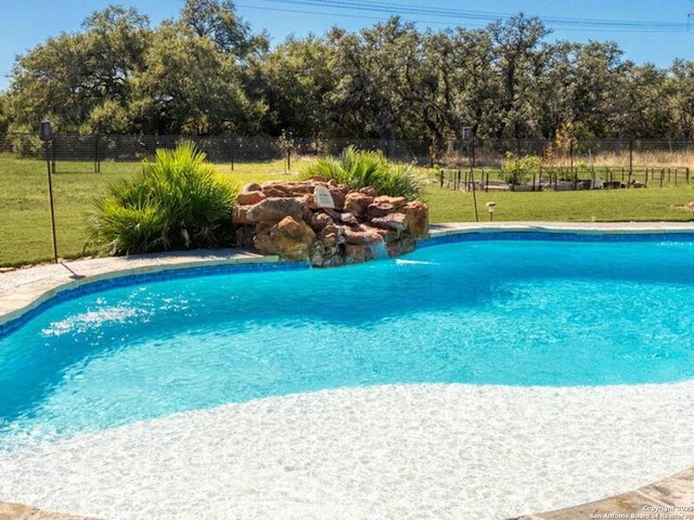 795 Maximino Ridge Rd, Bulverde, TX 78163 - view of swimming pool featuring view of wooded area
