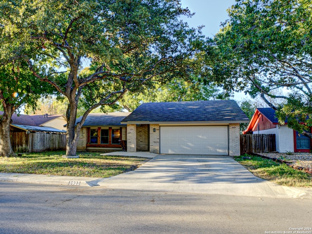 view of front facade featuring a garage