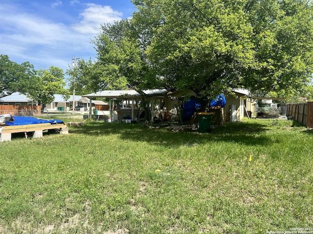 1714 Constantinople St, Castroville, TX 78009 - view of yard