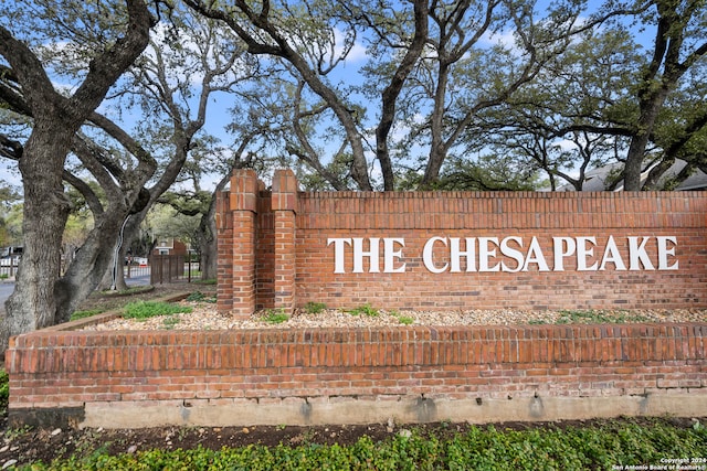 view of community / neighborhood sign