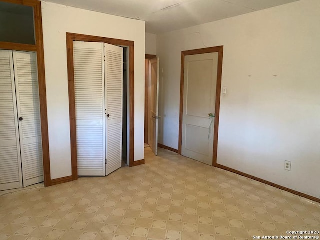 17770 Interstate 35, Lytle, TX 78052 - unfurnished bedroom featuring light flooring and baseboards