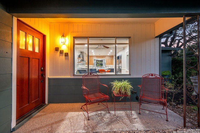 doorway to property featuring a porch