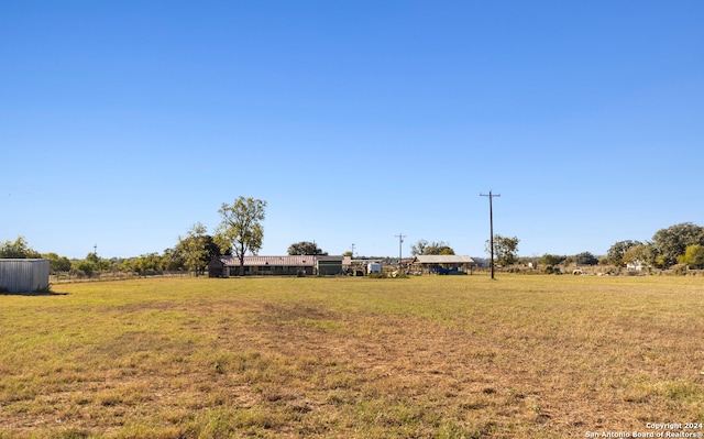 view of yard featuring a rural view