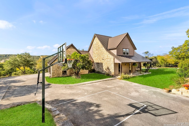 view of front of property with a front lawn