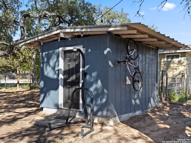 view of outbuilding