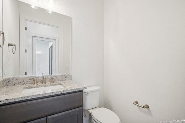 23422 Grande Vis, San Antonio, TX 78261 - half bath with toilet and vanity
