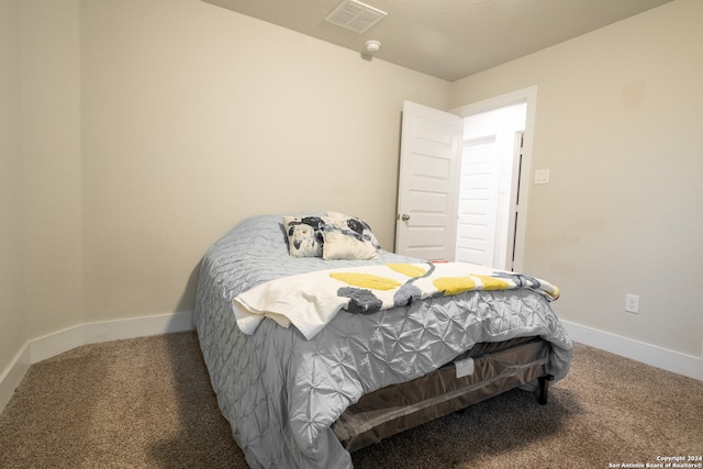 bedroom with carpet flooring