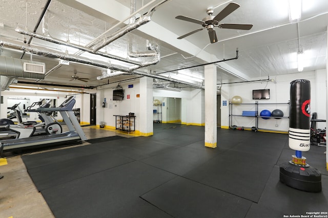 garage featuring ceiling fan