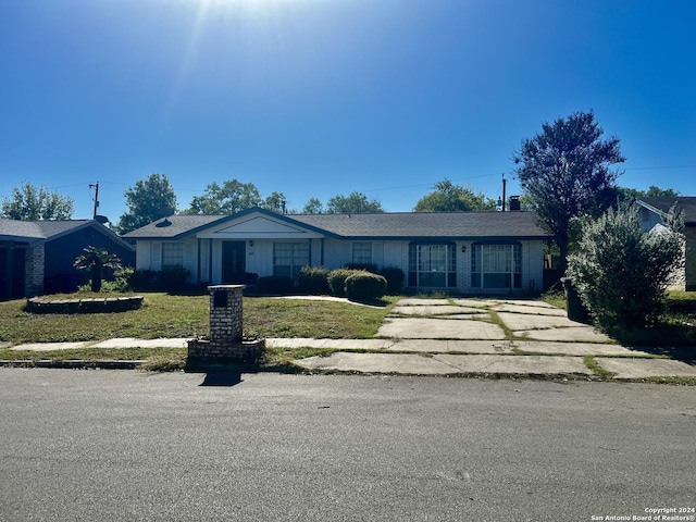 6118 Elm Valley Dr, San Antonio, TX 78242 - single story home featuring a front yard