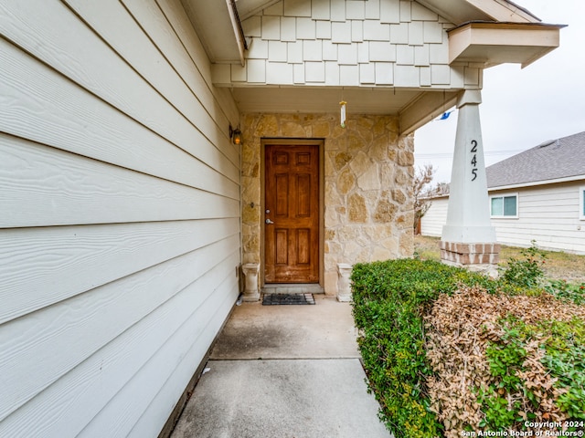 view of property entrance