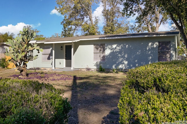 view of front of property