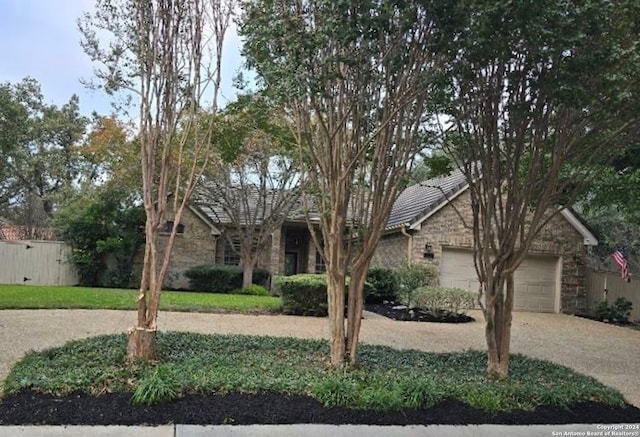 view of front facade featuring a garage