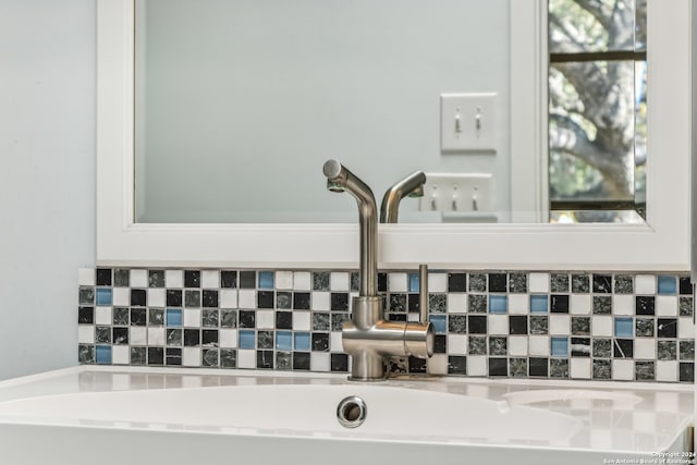 interior details with tasteful backsplash and sink