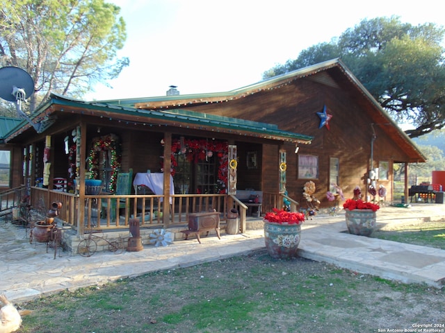 view of front facade