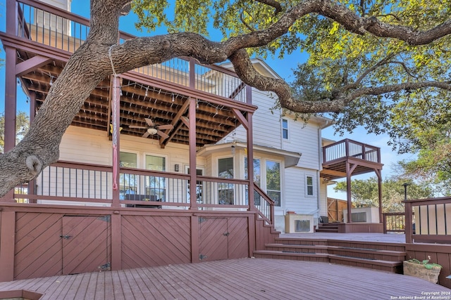 deck with ceiling fan