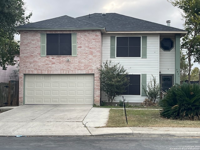 view of front facade featuring a garage