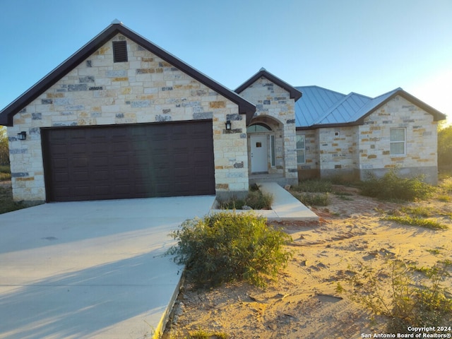 view of front of house featuring a garage