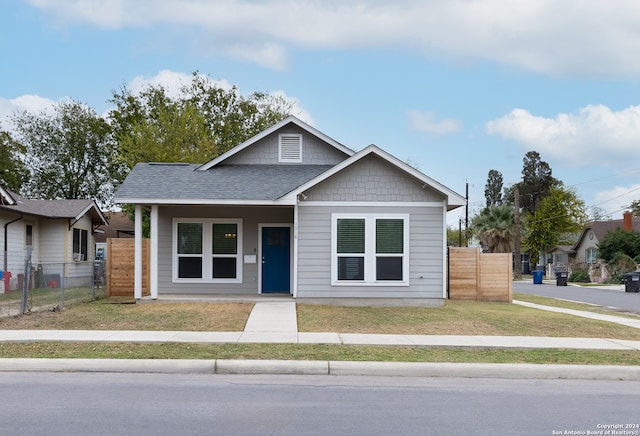 view of front facade with a front lawn