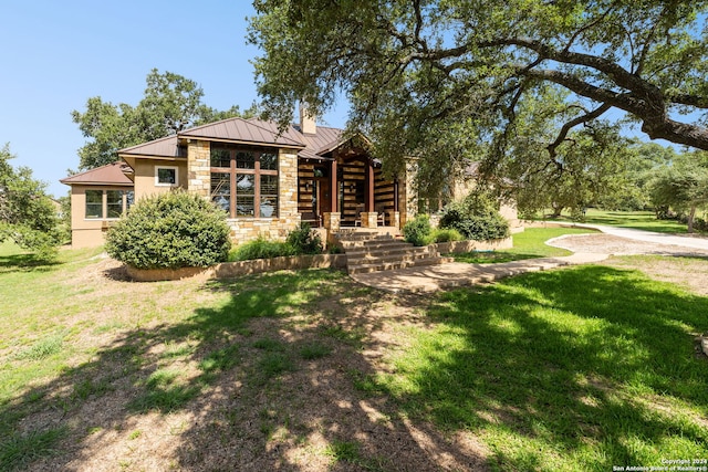 view of front of house with a front yard