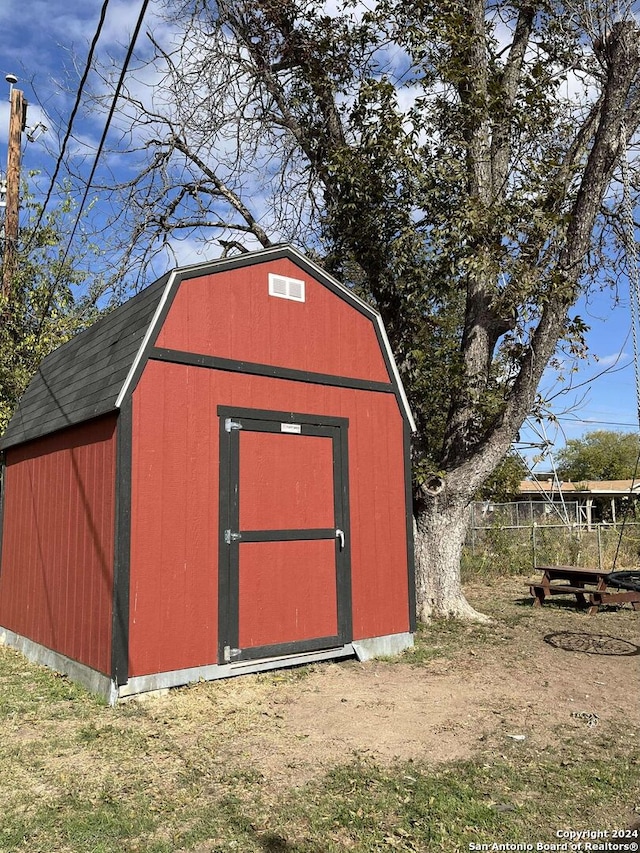 view of outbuilding