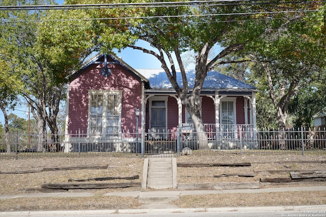 view of front of property