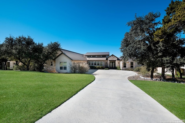 ranch-style house with a front yard