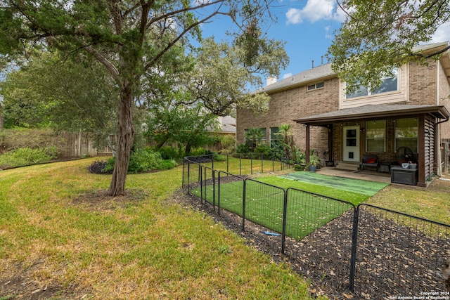 view of yard featuring a patio area