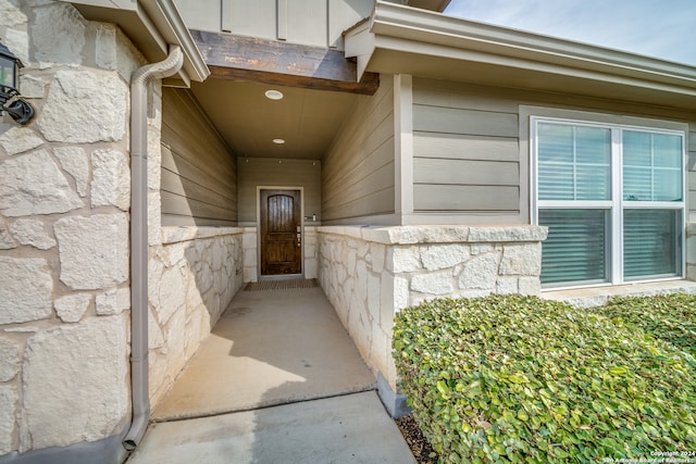 view of property entrance