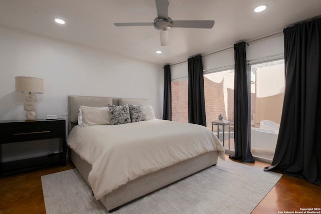 bedroom with ceiling fan