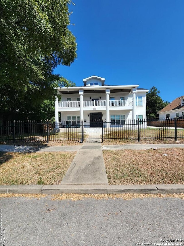 view of front of home