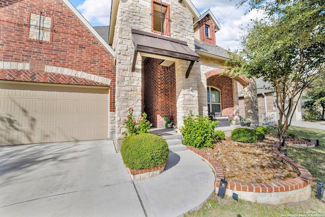 view of front of house with a garage