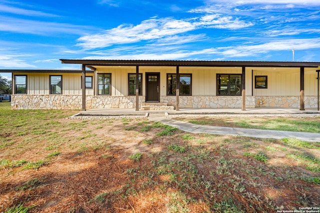 view of front of house