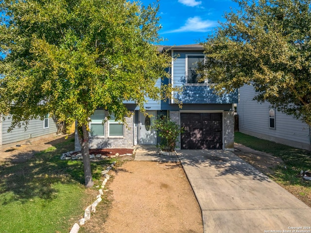 view of front facade with a garage