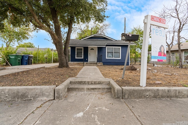 view of front of property