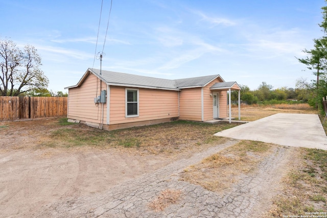 view of front of property