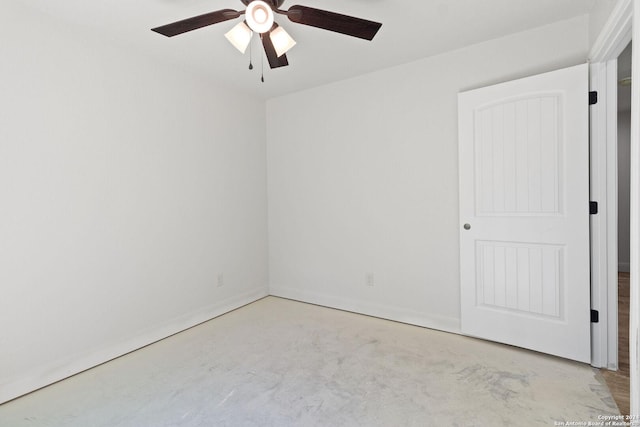 empty room with ceiling fan