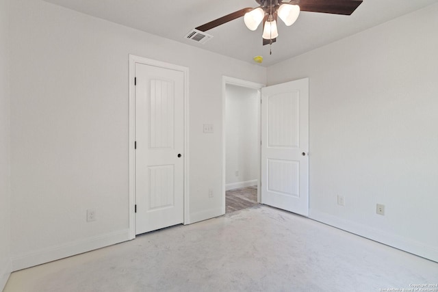 unfurnished bedroom featuring ceiling fan