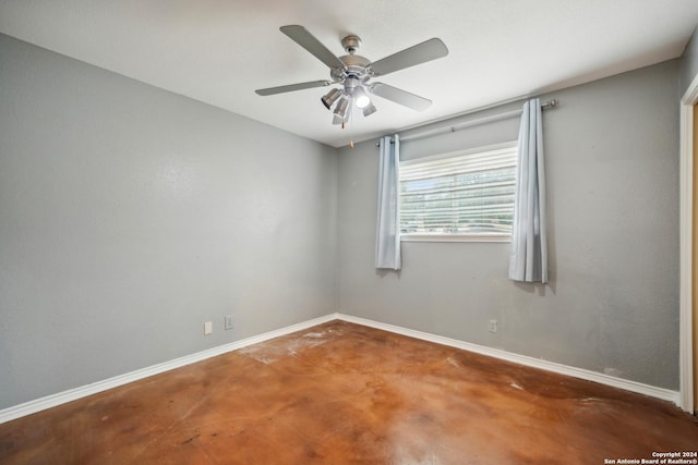 spare room featuring carpet flooring