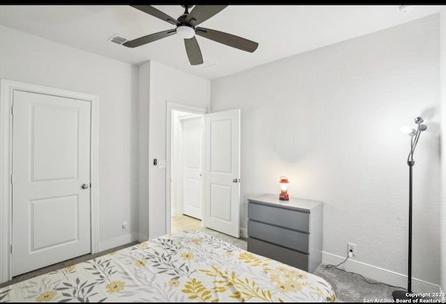 bedroom with ceiling fan