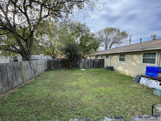 view of yard featuring cooling unit