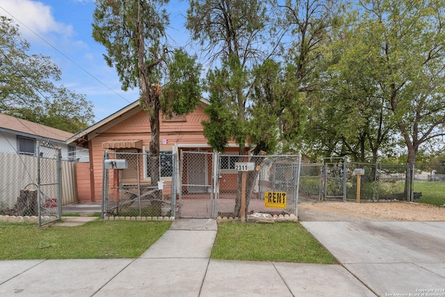 view of front of property